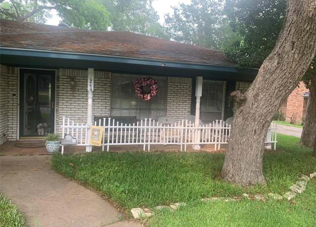 Property at 1244 Springbrook Dr, Desoto, TX 75115, 3 beds, 2.5 baths