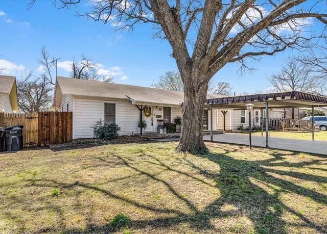 Property at 423 Marengo St, Cleburne, TX 76033, 3 beds, 2 baths