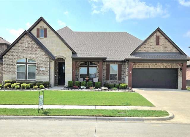 Property at 1214 Norwood St, Mansfield, TX 76063, 4 beds, 3.5 baths