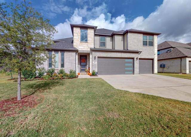 Property at 185 Rio Grande Dr, Waxahachie, TX 75165, 5 beds, 4.5 baths