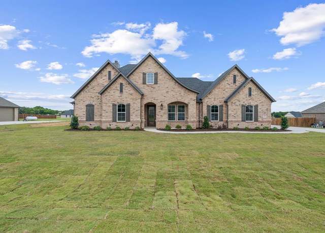 Property at 109 Moreland St, Paradise, TX 76073, 3 beds, 2.5 baths