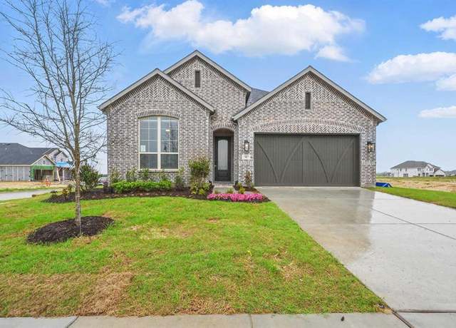 Property at 545 Pebble Dr, Waxahachie, TX 75167, 3 beds, 2.5 baths