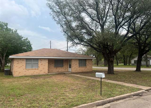 Property at 101 Oakland Dr, Lacy Lakeview, TX 76705, 3 beds, 2 baths