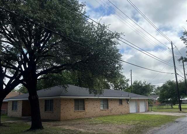 Property at 101 Oakland Dr, Lacy Lakeview, TX 76705, 3 beds, 2 baths