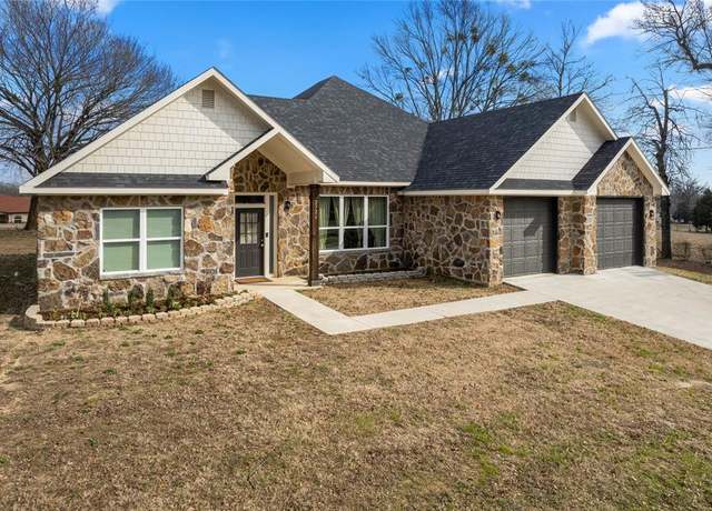 Property at 2526 Greenhill Rd, Mount Pleasant, TX 75455, 3 beds, 2 baths