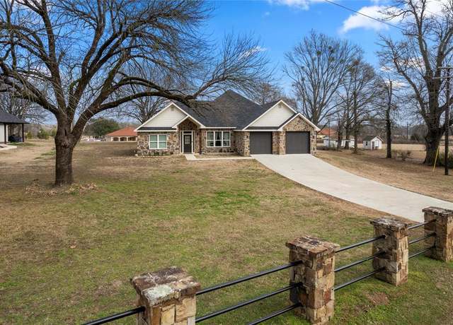 Property at 2526 Greenhill Rd, Mount Pleasant, TX 75455, 3 beds, 2 baths