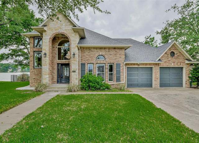 Property at 2406 River Rd, Granbury, TX 76048, 3 beds, 3 baths
