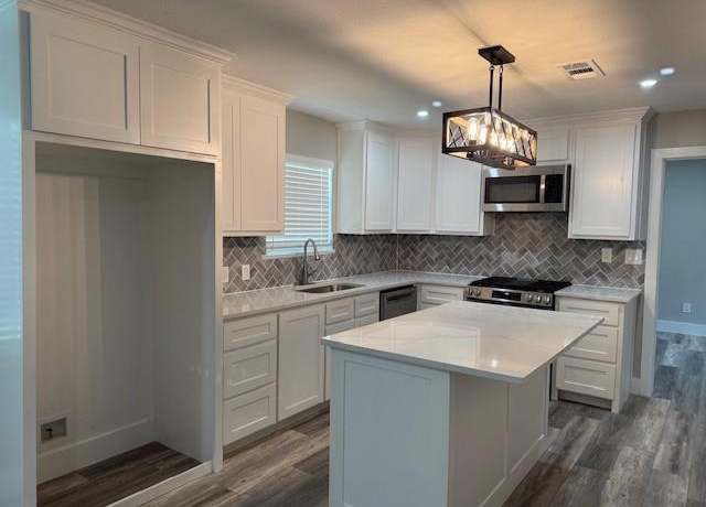 Property at 320 Anderson Dr, Hurst, TX 76053, 4 beds, 2 baths