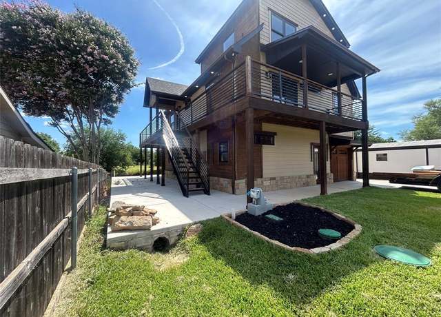 Property at 3409 Samoan Ct, Granbury, TX 76048, 3 beds, 3 baths