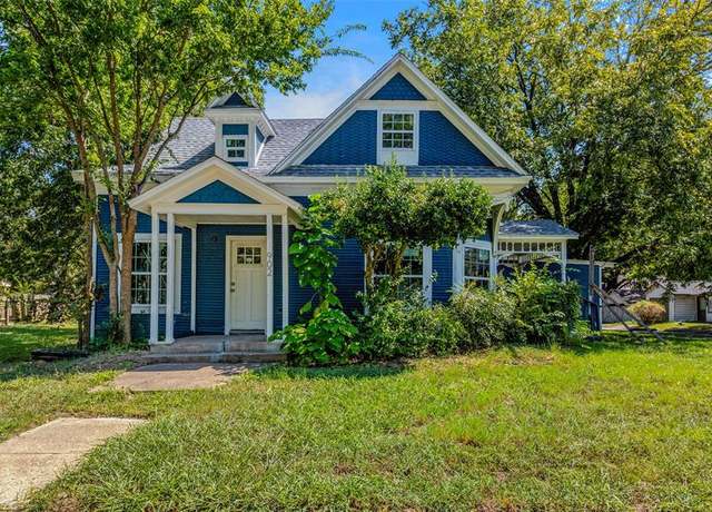 Property at 902 N Frances St, Terrell, TX 75160, 5 beds, 2 baths