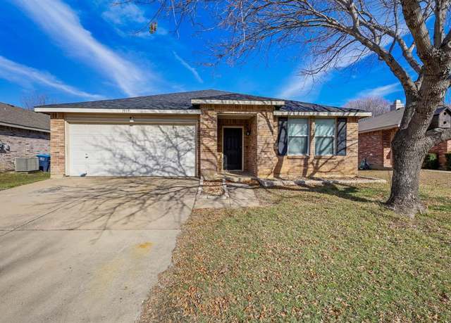 Property at 1937 Riverchase Ln, Fort Worth, TX 76247, 3 beds, 2 baths