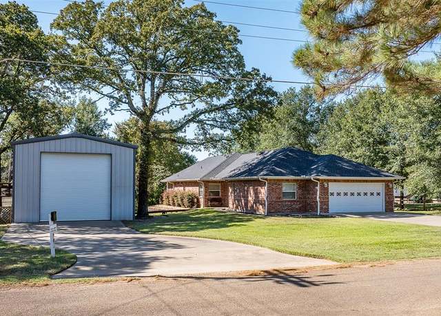 Property at 200 Bushwhacker Dr, Mabank, TX 75156, 5 beds, 3 baths