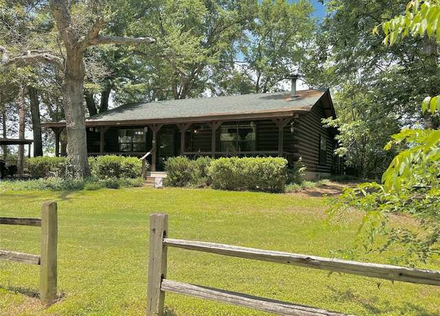 Property at 225 Springwood Cir, Chandler, TX 75758, 3 beds, 2 baths