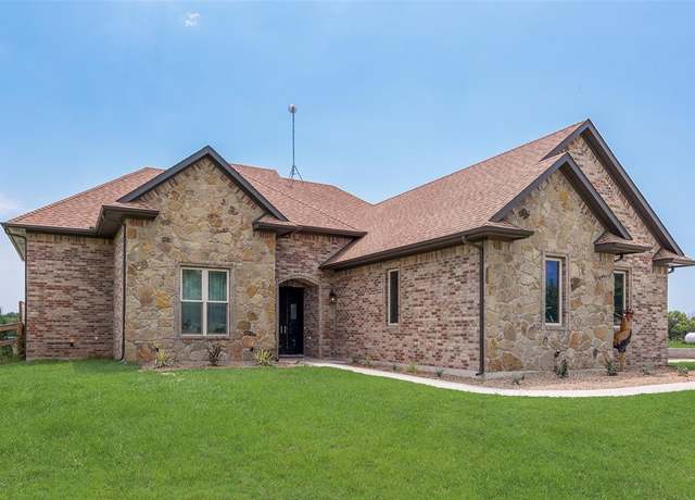 Property at 8310 Old Springtown Rd, Springtown, TX 76082, 4 beds, 2.5 baths