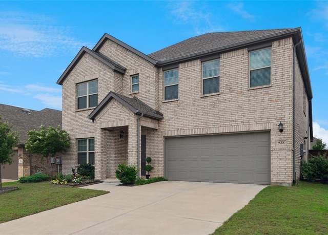 Property at 928 Violet Way, Celina, TX 75009, 5 beds, 3 baths