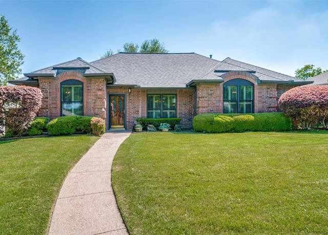 Property at 2046 Oakbluff Dr, Carrollton, TX 75007, 3 beds, 2 baths