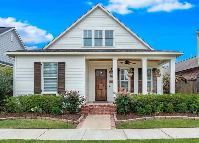 Property at 2060 Fairwoods Dr, Shreveport, LA 71106, 3 beds, 2.5 baths
