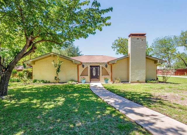 Property at 2515 Good Shepherd Dr, Brownwood, TX 76801, 3 beds, 2.5 baths