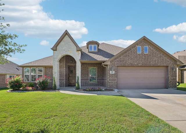 Property at 808 Brandt St, Grandview, TX 76050, 4 beds, 2 baths