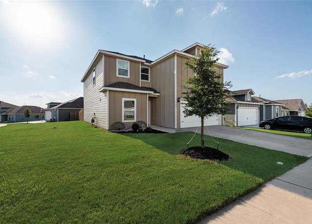 Property at 964 American Flyer Blvd, Fort Worth, TX 76108, 5 beds, 2.5 baths