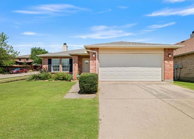 Property at 6301 English Saddle Ln, Denton, TX 76210, 3 beds, 2 baths