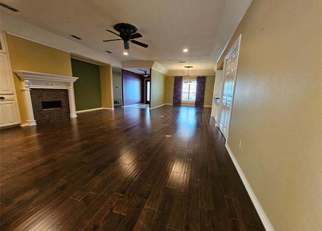 Property at 6121 Belvidere Cir, Granbury, TX 76049, 3 beds, 3 baths