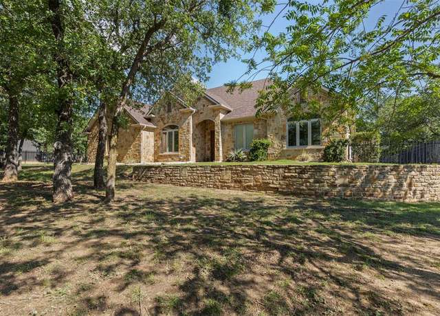 Property at 712 S Sugartree Dr, Lipan, TX 76462, 3 beds, 2 baths