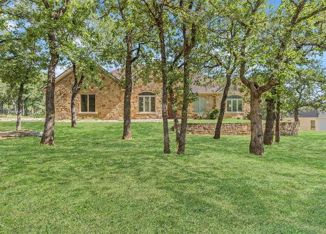 Property at 712 S Sugartree Dr, Lipan, TX 76462, 3 beds, 2 baths