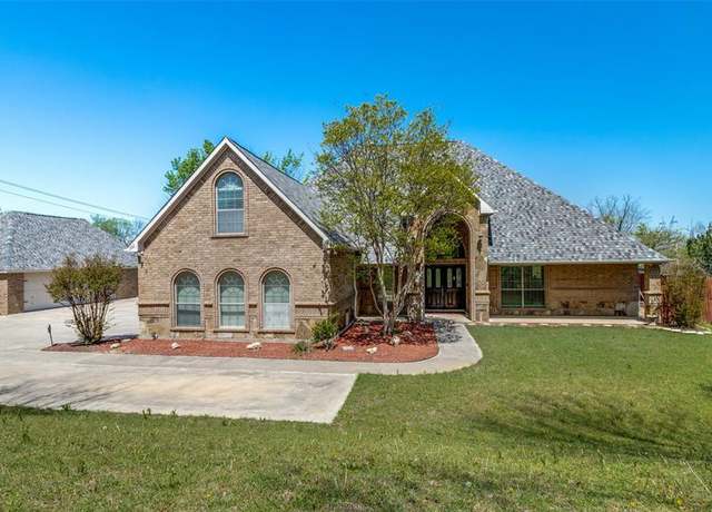 Property at 101 Creekpath Dr, Azle, TX 76020, 4 beds, 3 baths