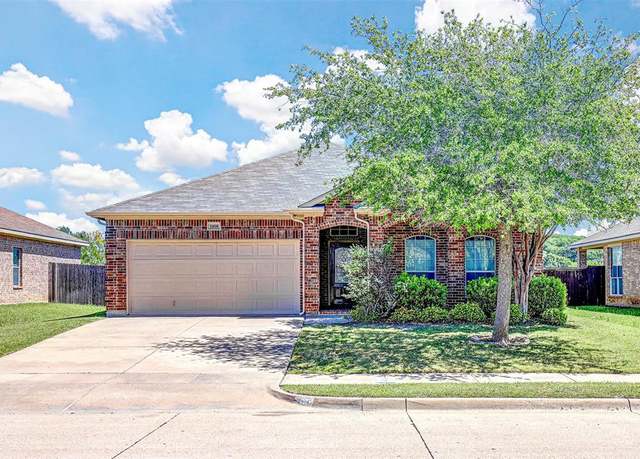 Property at 1108 Mourning Dove Dr, Burleson, TX 76028, 3 beds, 2 baths