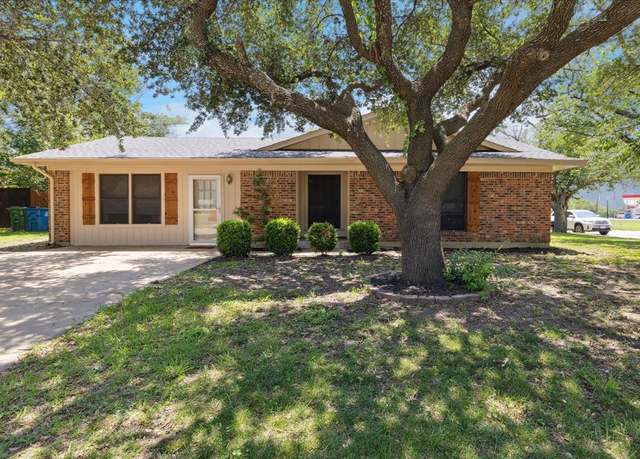 Property at 226 Hillcrest St, Sanger, TX 76266, 3 beds, 2 baths