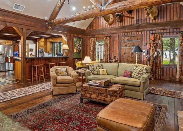Property at 6045 Peden Rd, Fort Worth, TX 76179, 3 beds, 2.5 baths