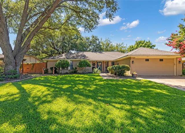 Property at 5704 Louise Way Dr, Arlington, TX 76017, 4 beds, 2 baths