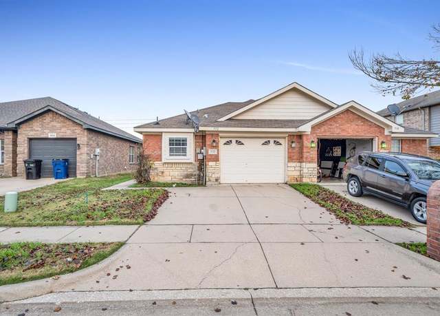 Property at 932 Walnut St, Burleson, TX 76028, 3 beds, 2 baths