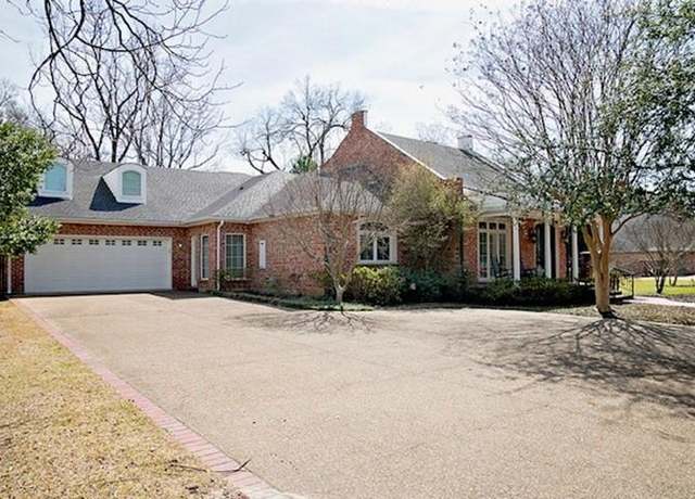 Property at 705 Mulberry Dr, Athens, TX 75751, 2 beds, 3 baths