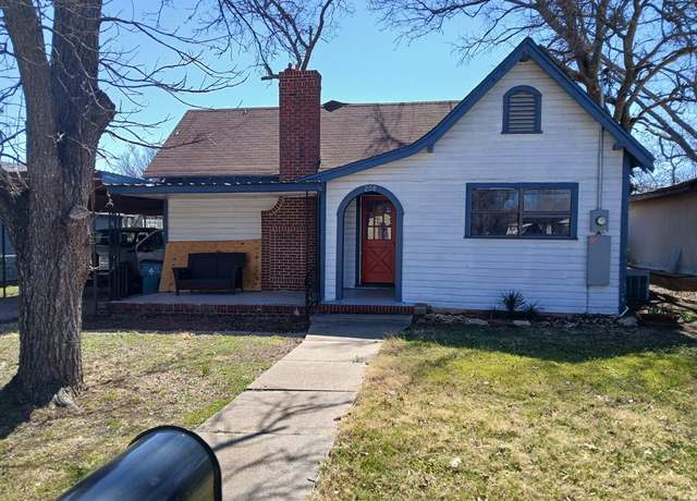 Property at 208 E 9th St, Coleman, TX 76834, 3 beds, 2 baths