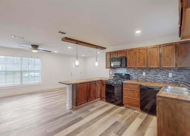 Property at 11613 Lippitt Ave, Dallas, TX 75218, 3 beds, 1 bath