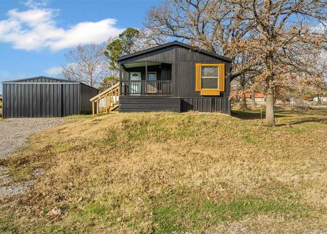 Property at 325B Hometown Way, Springtown, TX 76082, 2 beds, 2 baths