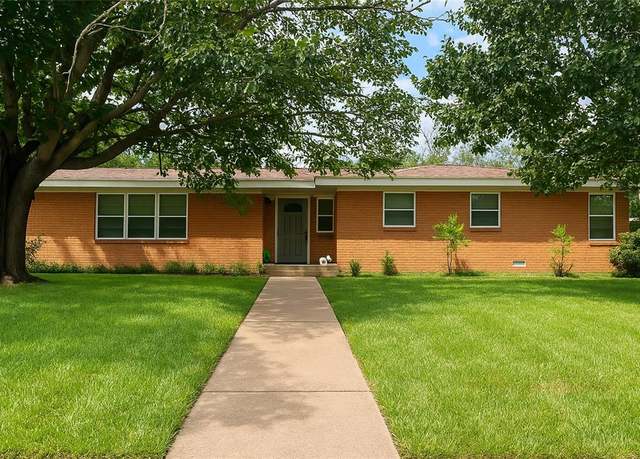 Property at 3524 Labadie Dr, Richland Hills, TX 76118, 4 beds, 3 baths