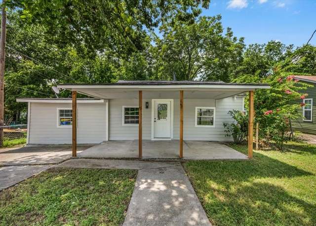 Property at 809 Mirike Dr, Fort Worth, TX 76108, 3 beds, 2 baths