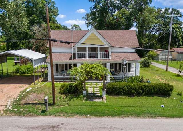 Property at 200 Ravine St, Emory, TX 75440, 4 beds, 2.5 baths