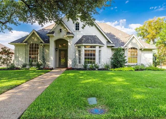 Property at 3033 Oak Dr, Rockwall, TX 75032, 3 beds, 2 baths