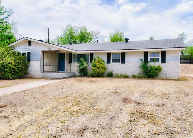 Property at 909 Roscoe St, Sweetwater, TX 79556, 3 beds, 1.5 baths