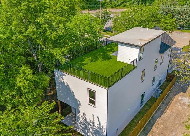 Property at 618 N Cliff, Dallas, TX 75203, 4 beds, 3 baths