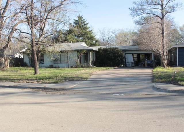 Property at 826 E Texas St, Grapevine, TX 76051, 3 beds, 1.5 baths