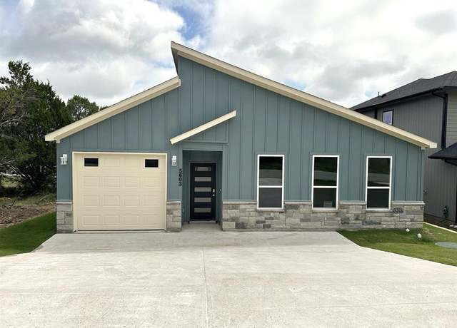 Property at 5603 Van Horn Dr, Granbury, TX 76048, 3 beds, 2 baths