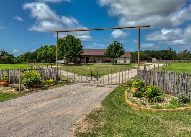 Property at 3530 Bartallen Ln, Weatherford, TX 76088, 3 beds, 2 baths