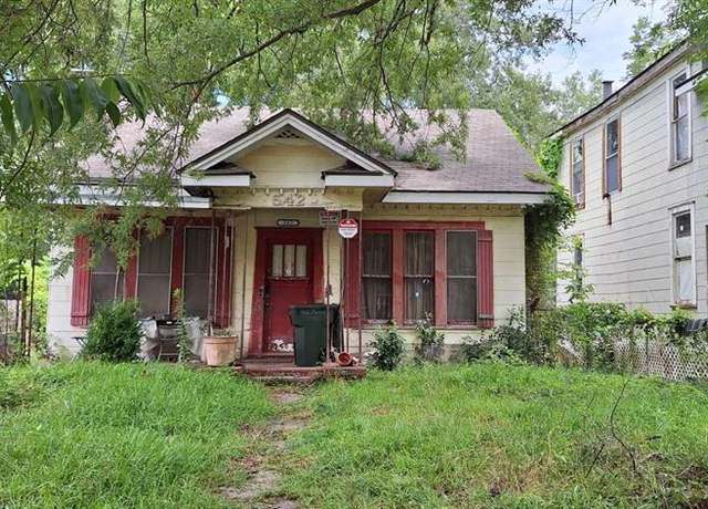 Property at 542 Merrick St, Shreveport, LA 71104, 3 beds, 1.5 baths