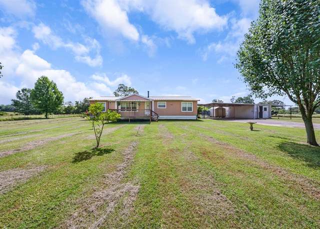 Property at 200 County Road 3430, Hawkins, TX 75765, 3 beds, 2 baths