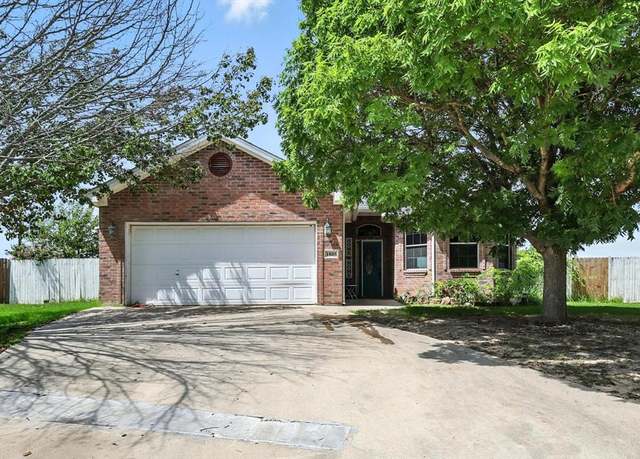 Property at 1805 Sandpiper Dr, Weatherford, TX 76088, 4 beds, 2 baths